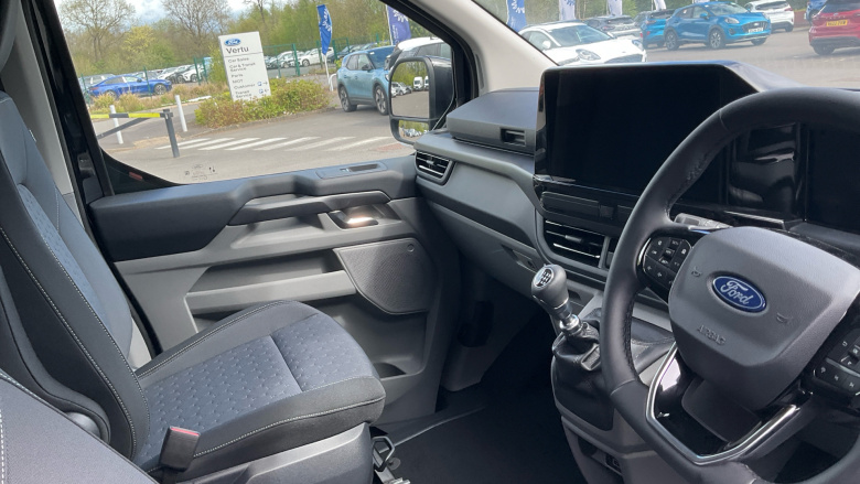 Ford Tourneo Custom 320 L1 Diesel Fwd 2.0 EcoBlue 136ps H1 Titanium 8 seater Auto